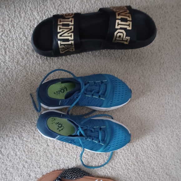 Women's shoes - Picture 2 of 2